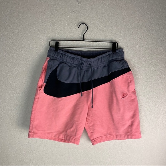 Nike Athletic Logo Shorts Size Large - Picture 1 of 6